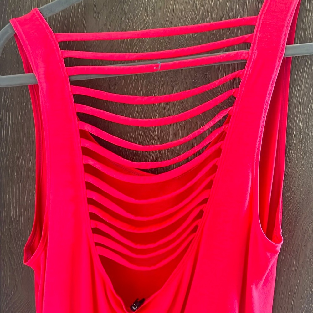 EUC Trina Turk pink recreation ware. Size L